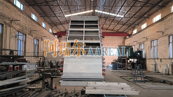 1 ~ 2 سطح 2000 * 5000mm سعة كبيرة شاشة عالية التردد الاهتزاز آلات فحص الجرثومة ل NPK الأسمدة الكيميائية مع اهتزازات عالية السرعة 3000 ~ 3600 دورة في الدقيقة